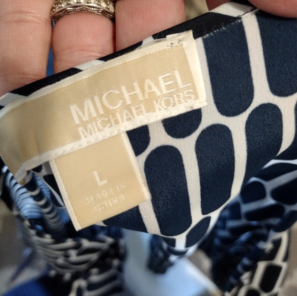 Michael Kors blue and white print top - Picture 5 of 6